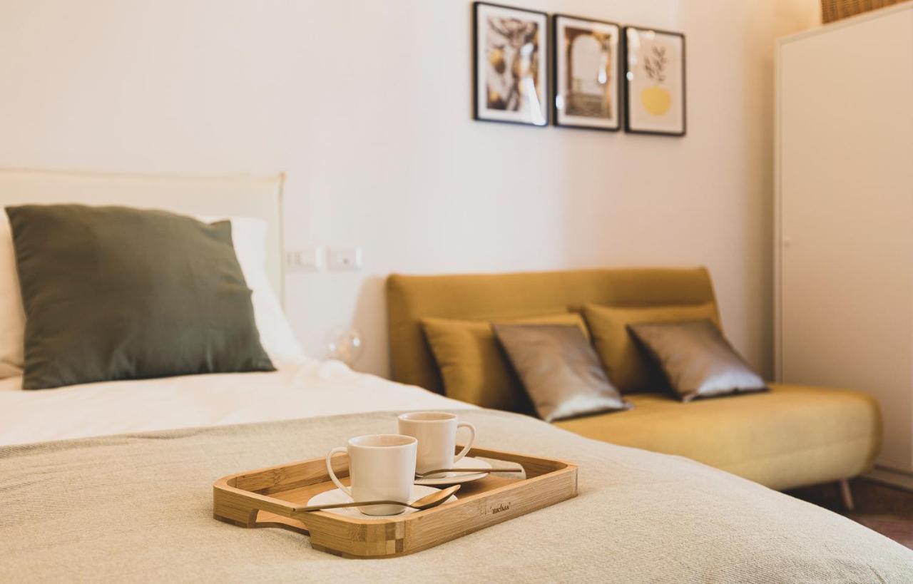 Cozy House In Naviglio Grande - Homy Apartments Milano Eksteriør billede